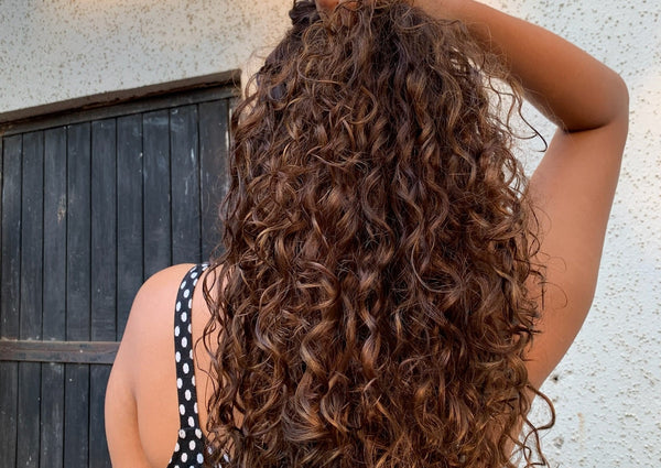 curly wavy hair, frizz free, soft bouncy curls