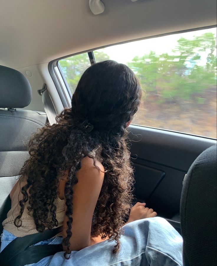 Avoid These 6 Curly Hair Mistakes While Travelling: Your Curls Will Thank You